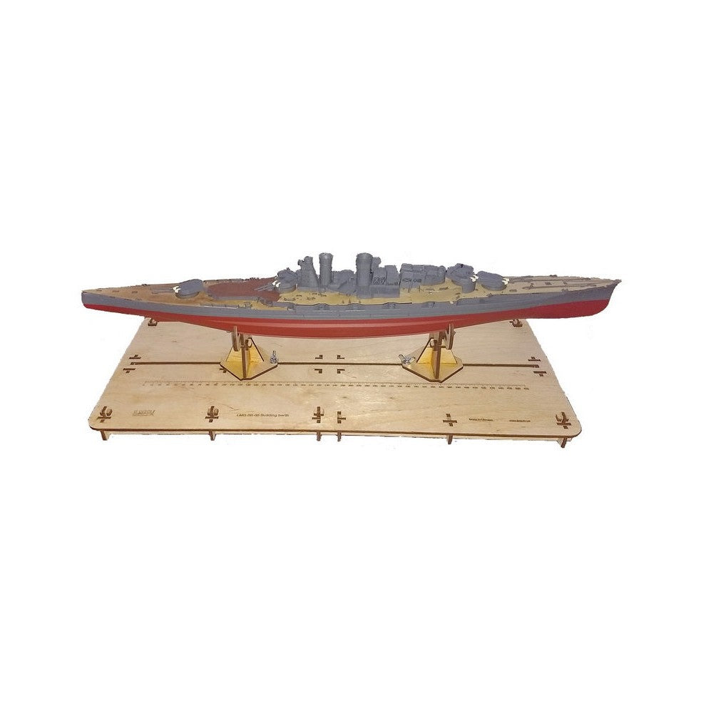 BB-06 Ship building jig by LMG holding a hull square