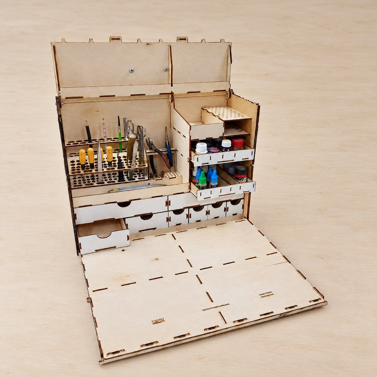 Workstations: WO-16 Mobile Workstation