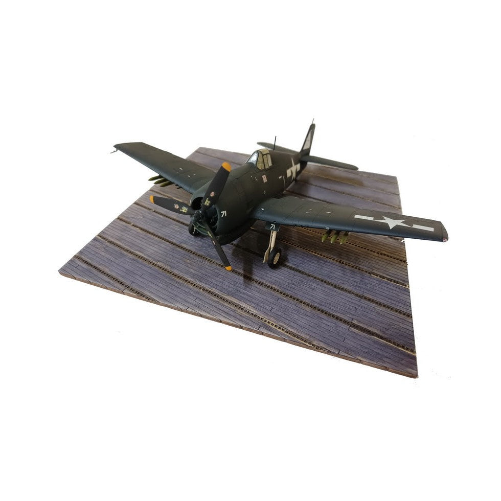 LMG Essex class aircraft carrier deck — 1/48 / plywood + nickel silver (MAM-21)