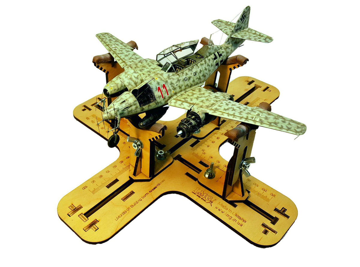 LMG Airplane building jig — 1/144–1/32 / with clamps BB-27 + BB-38 (BB-01)